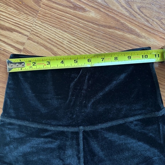 Beyond Yoga Black Velvet High Waisted Leggings XSmall - Picture 4 of 10
